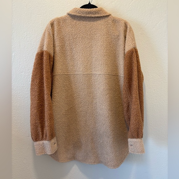 12th Tribe Women's Two-Tone Sherpa Teddy Jacket Brown Tan Fuzzy Lightweight M-L - Picture 4 of 10